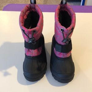 Young girls size 8 pink and black boots. Thinsulate lining.
